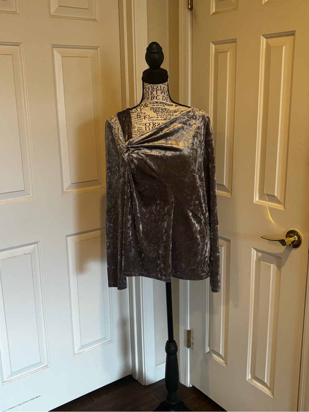 Calvin Klein Crushed Velvet Twist-Detail Long Sleeve Top - Gray